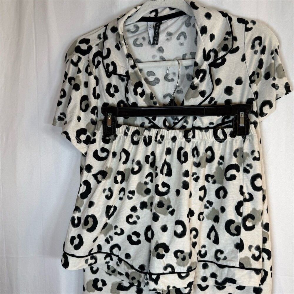 Jaclyn Intimates Pajama Set Womens Small Ivory Animal Print Button Top